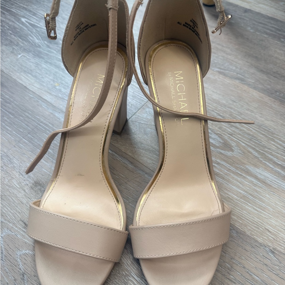 Michael Kors Sascha Womens US 7.5 Sandals Tan Leather Block Heel Ankle Strap